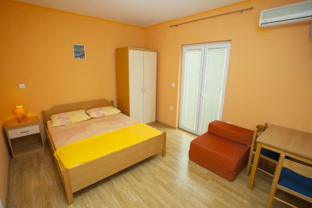 Apartments Макарска Экстерьер фото