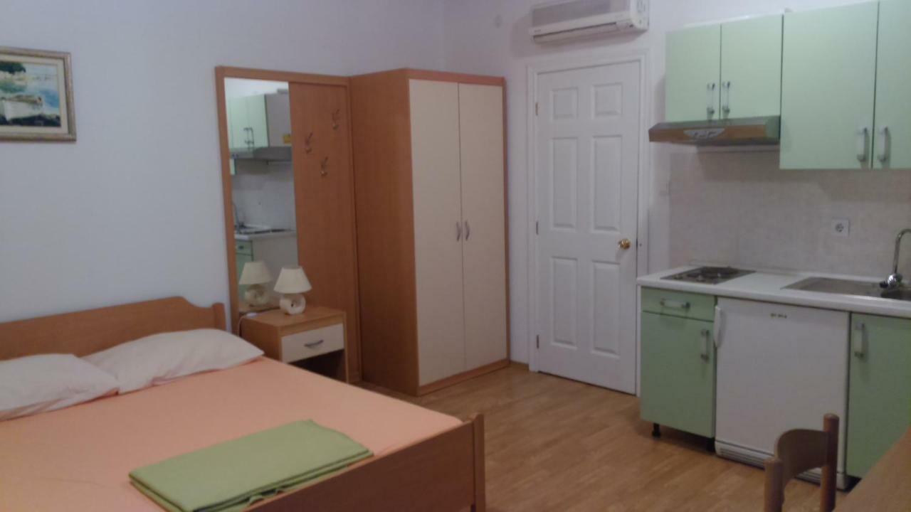 Apartments Макарска Экстерьер фото